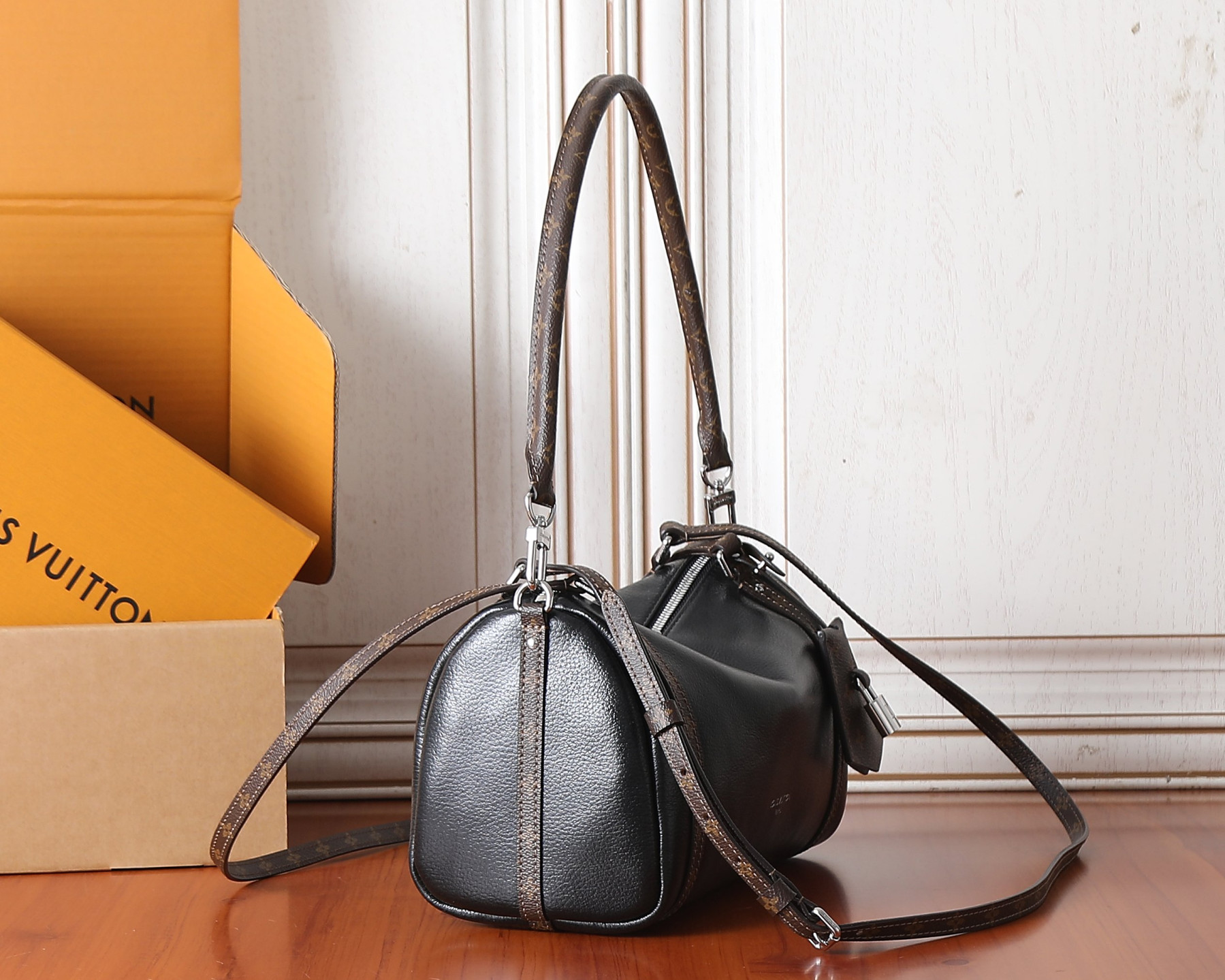 LV Express PM M27920 26x17x13.5cm