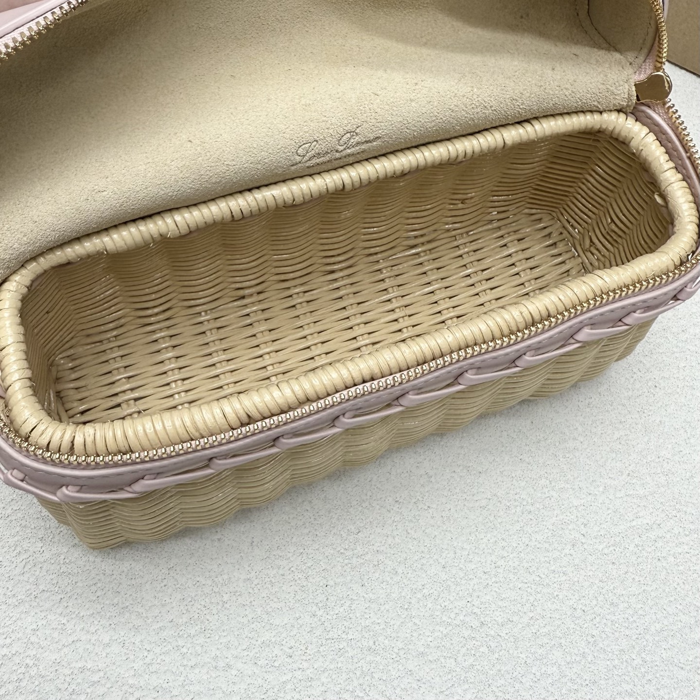 L0r0 P1ana extra pocket l19 wicker bag 19 x 11.5 x 7cm