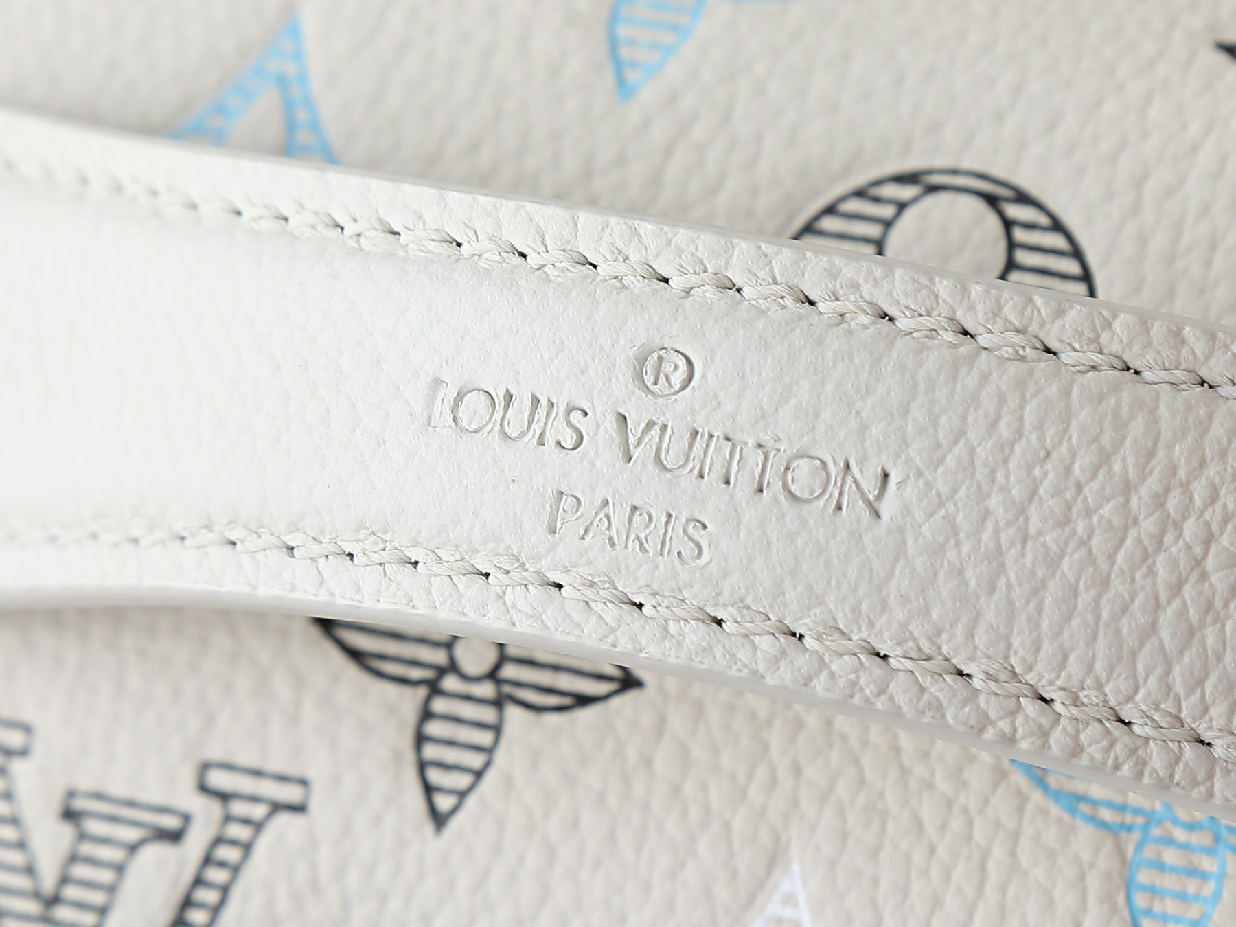 LV Rush Bumbag M28619 30x15x8cm